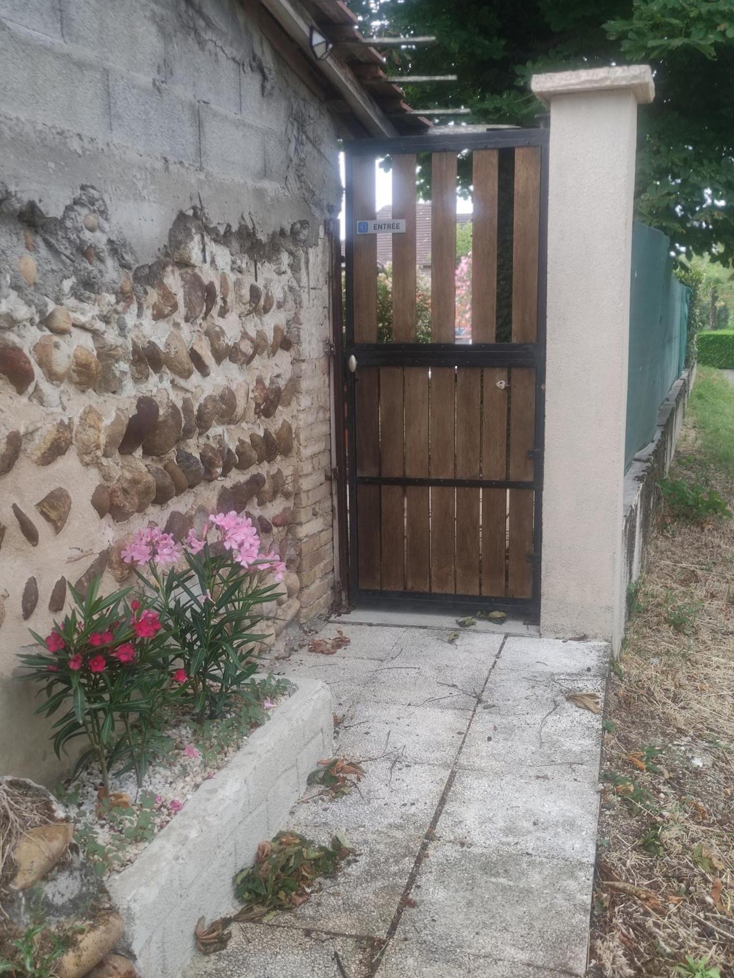 Chez Nono Et Vero Roussillon  Extérieur photo